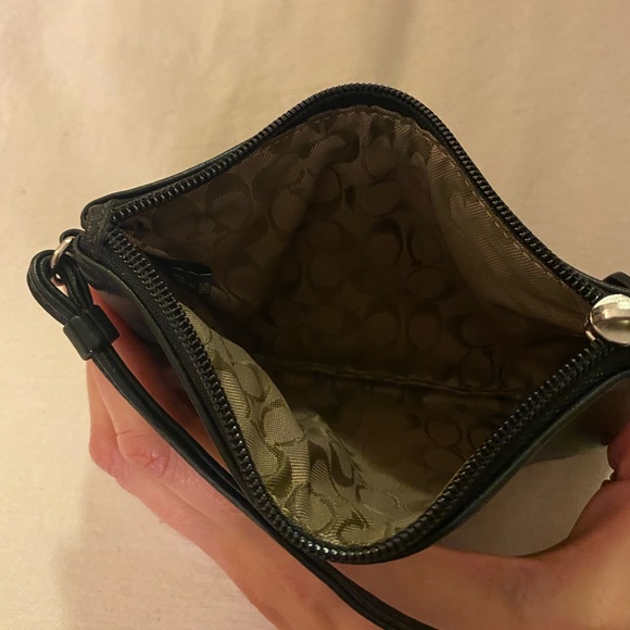 Coach black leather wristlet - Picture 3 of 5